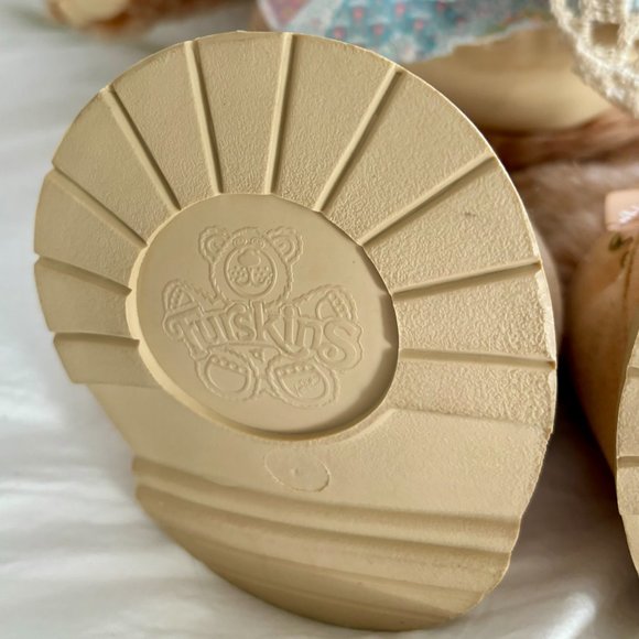 1980's Vintage Xaveir Roberts Girl w/Blue Hat Furskins Spring Attire Bear Plush - Picture 4 of 10